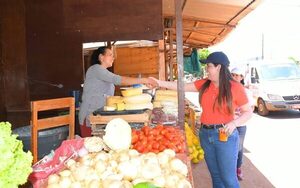 Entre actividades políticas y sociales, Bettina Aguilera sigue con recorrido por Alto Paraná