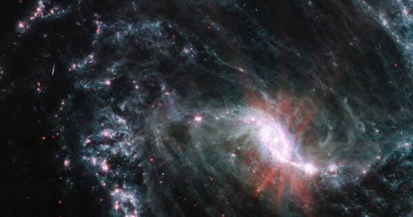 La Nación / James-Webb explora galaxias extremadamente antiguas