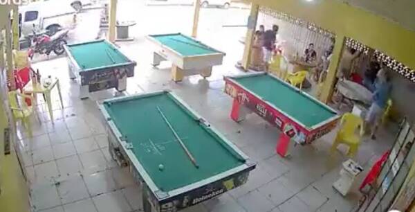 [VIDEO] Pichados por perder en juego de billar, mataron a todos