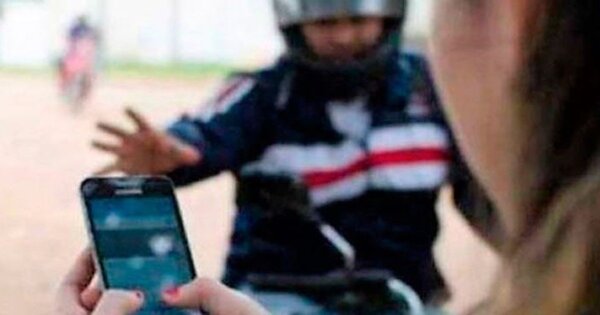 “Motochorros” roban G. 135.000 y celular de un joven - La Clave