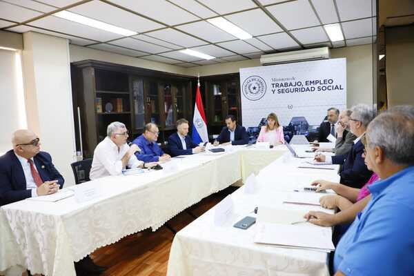 Centrales obreras y autoridades nacionales anuncian búsqueda de solución a actual pérdida del poder adquisitivo - MarketData