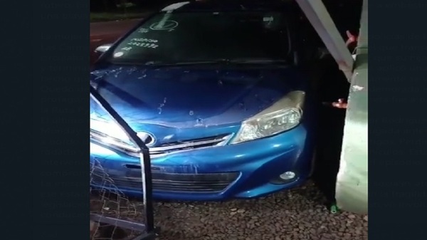 Agresiva automovilista nuevamente involucrada en un accidente - Noticias Paraguay