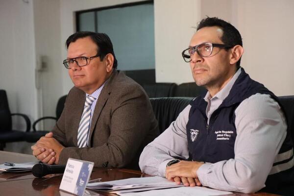 Ecuador comenzará a vacunar a su población contra la gripe aviar - .::Agencia IP::.