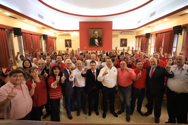 Dirigentes del Chaco llevan apoyo a Cartes y aseguran victoria contundente de la ANR en la zona - ADN Digital