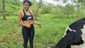 Modelo se estrenó como "partera"