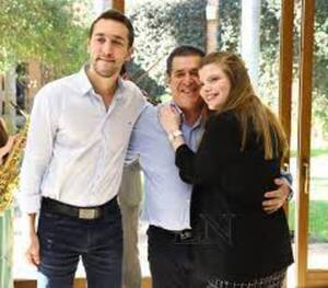 Horacio Cartes transfiere a sus hijos las acciones de más empresas