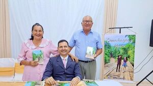 No vidente presenta su libro "Cierra los ojos y bésame"