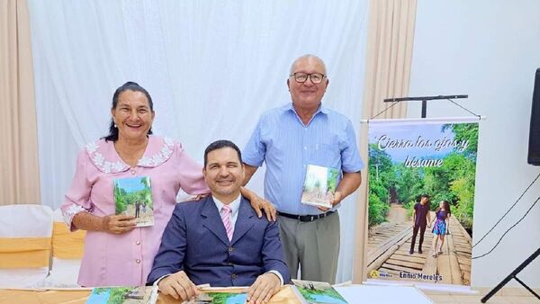 No vidente presenta su libro "Cierra los ojos y bésame"
