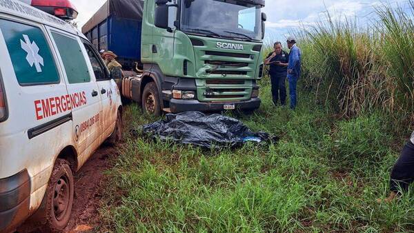 Un colegiante muerto y otra herida deja accidente en Itapúa