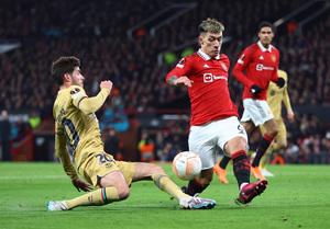 El United deja fuera al Barsa de la Europa League | 1000 Noticias