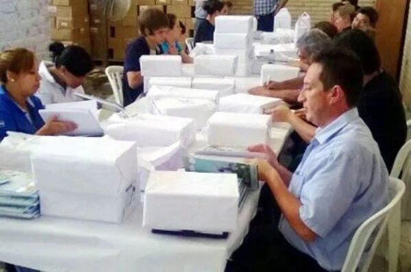 Entrega de kits escolares: “estamos peor que el año pasado”, afirmó vocera de Unepy - Nacionales - ABC Color