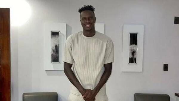 ¡Insólito! Fue contratado en enero y tardó más de un mes en llegar al club