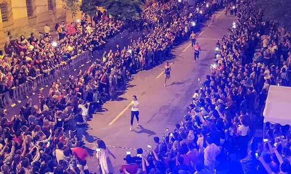 (VIDEO) Una futura doctora es la flamante ganadora de la Carrera de los Tacones