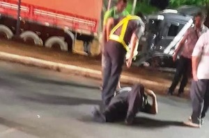 Conductor atropelló a personal de la Patrulla Caminera y se da a la fuga - La Clave