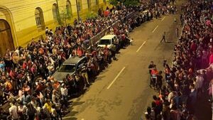 "¡Feliz día!, esto es por todas y por cada una de ustedes"