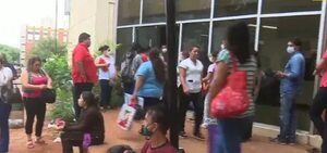Clínicas: pacientes lamentan que deban madrugar para poder consultar - Nacionales - ABC Color