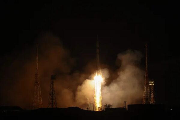 Rusia envía su nave para rescatar a tres astronautas varados en el espacio - Mundo - ABC Color
