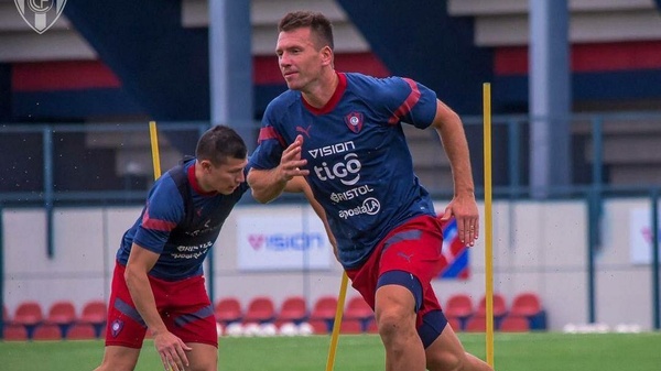 Cerro: Con Brock, pero varias figuras ausentes para el chute ante Resistencia