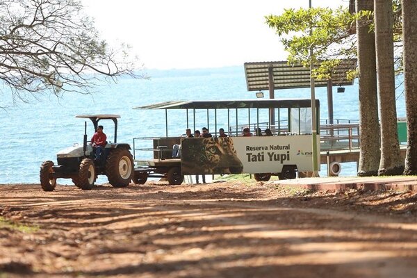 Itaipu realiza encuesta para incluir nuevos atractivos turísticos a la Reserva Natural Tati Yupi - .::Agencia IP::.
