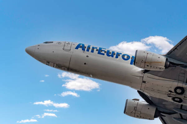 IAG no descarta otras operaciones corporativas tras la compra de Air Europa - Revista PLUS