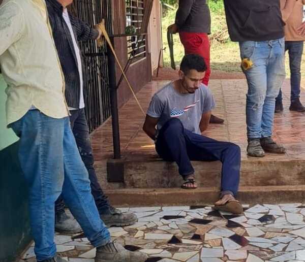 Quiso robar dos motos en cuestión de segundos, pero ojepilla el tipo - La Clave