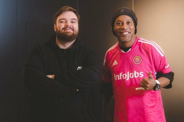 Versus / ¡Bombazo mundial! Ronaldinho jugará la Kings League