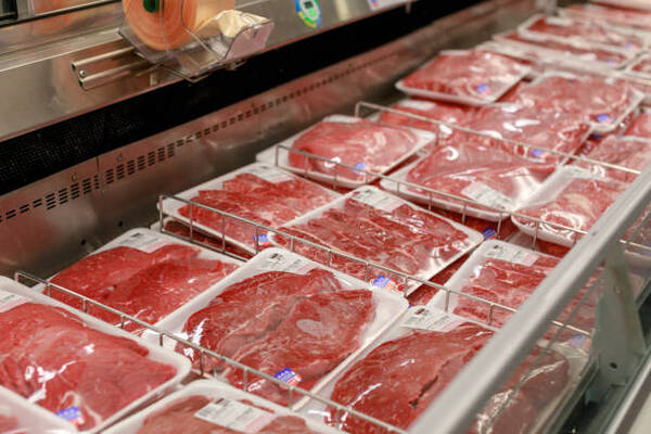 Brasil suspende sus exportaciones de carne a China tras caso de "vacas locas" - Revista PLUS