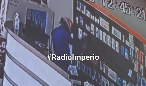 Asaltantes armados roban aparatos celulares de una tienda en Capitán Bado - Radio Imperio