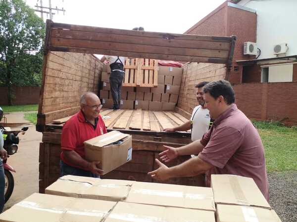 MEDICAMENTOS E INSUMOS PARA LA REGIÓN, FUERON TRANSPORTADOS EN UN VEHÍCULO PROVEÍDO POR LA GOBERNACIÓN DE ITAPÚA - Itapúa Noticias