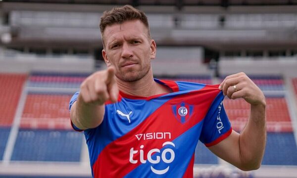 Eduardo Brock tendría hoy su debut con Cerro Porteño