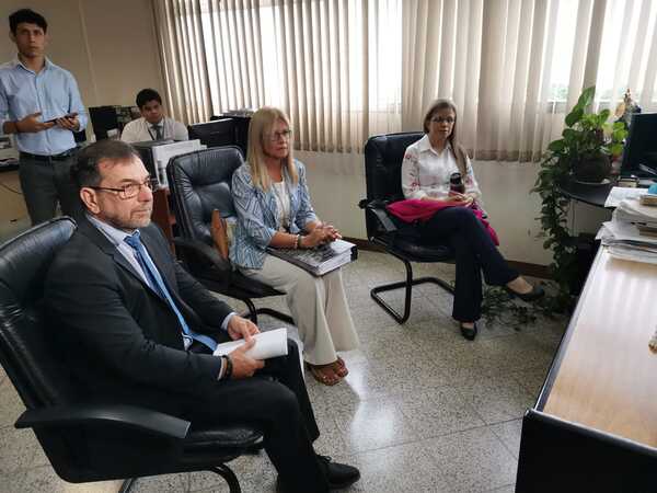 Hija de Oscar Denis cuestiona inacción de Fiscalía - Megacadena — Últimas Noticias de Paraguay