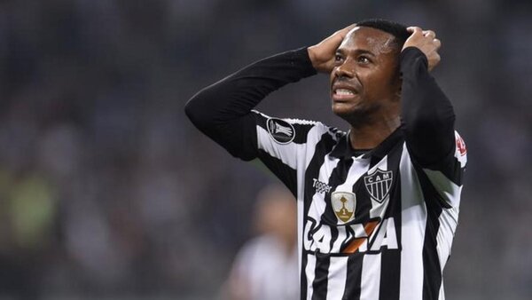 Brasil inicia trámite para que Robinho cumpla en el país pena por violación