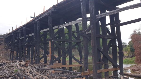 Puente "remendado" en Puerto Pinasco costó G. 170 millones - El Independiente