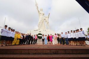 Mujeres paraguayas reciben homenaje por su día en Luque •