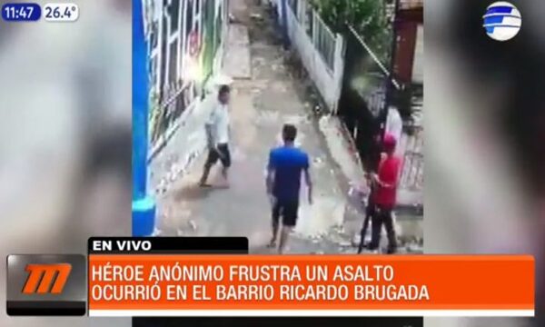 Héroe anónimo frustra asalto en la Chacarita | Telefuturo