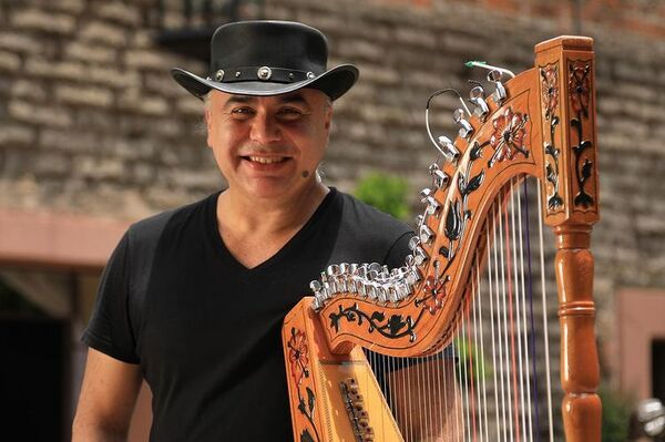 El arpista Victor Espínola agota entradas para su concierto en Nueva York