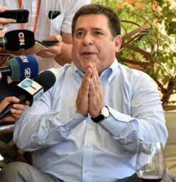 Horacio Cartes prepara su defensa ante acusaciones de EEUU