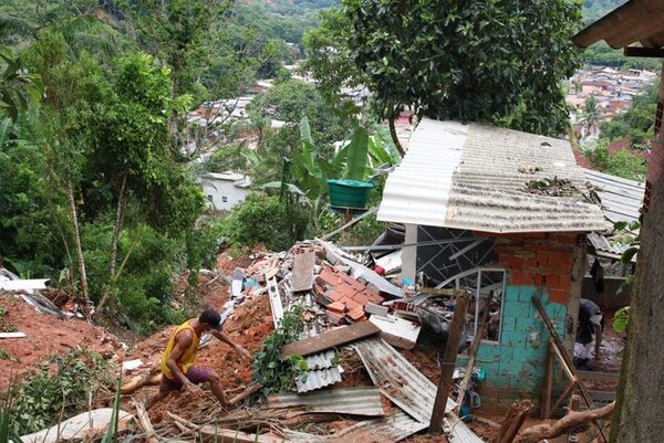 Brasil: Ascienden a 54 los muertos por lluvias en Sao Paulo