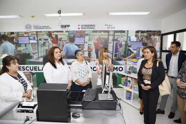 Habilitan escuela de ventas para formar a profesionales - trece