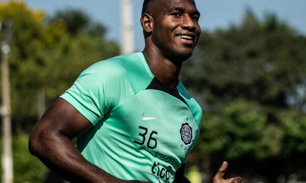 Romaña ganará en Olimpia, menos de la mitad de lo que percibía en el Austin FC
