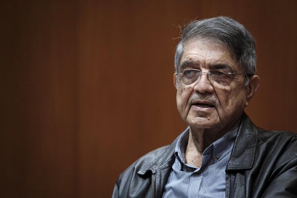 El escritor nicaragüense Sergio Ramírez acepta recibir la nacionalidad ecuatoriana