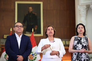 Dina Boluarte retira el embajador en México en respuesta a críticas de López Obrador
