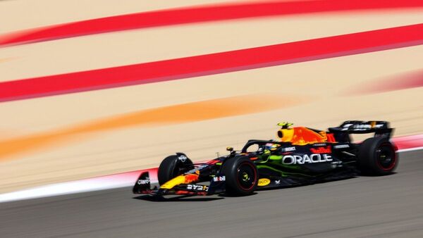'Checo' acelera, Alonso es un reloj y Hamilton descubre a Mercedes