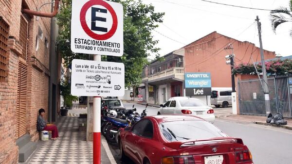 Parxin "custodiará" el cumplimiento del estacionamiento tarifado