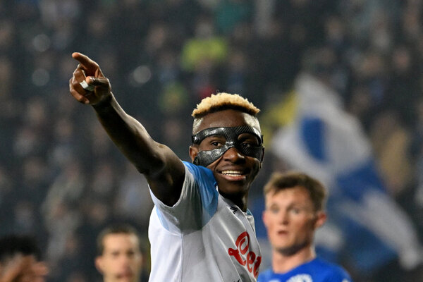 Versus / Napoli vence al Empoli y marcha triunfante al ansiado Scudetto