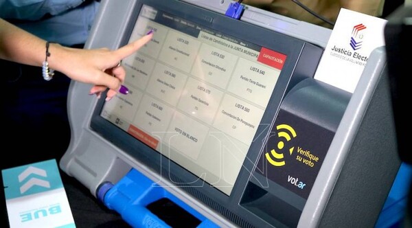 Diario HOY | Ya se puede practicar con la máquina de votación en oficinas del Registro Electoral