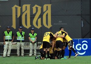 Versus / Con tres flechazos, Guarani cazó al Chanchón en Dos Bocas