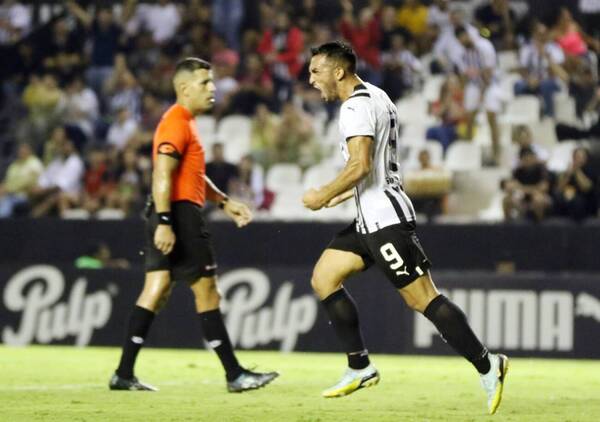 [VIDEO] Libertad volvió a ganar y se afianza en lo más alto de la tabla