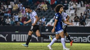 Libertad cumple con el pronóstico y vence a Tacuary