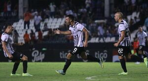Libertad triunfa ante Tacuary y se aferra a la punta